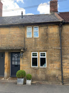 Cottage in the heart of Montacute